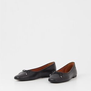 Chic Black Leather Ballet Flats